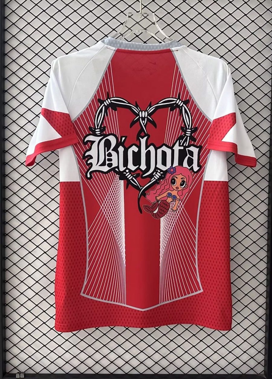 maillot-rouge-edition-limitee-fc-barcelona-collaboration-karol-g-tenue-supporter Maglia rossa edizione limitata FC Barcelona collaborazione Karol G tenuta tifoso