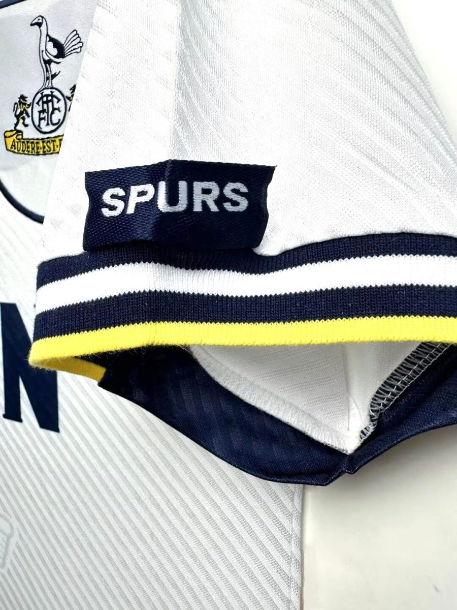 maillot-vintage-tottenham-hotspur-a-domicile-annees-quatre-vingt-dix Maglia vintage Tottenham Hotspur home anni novanta