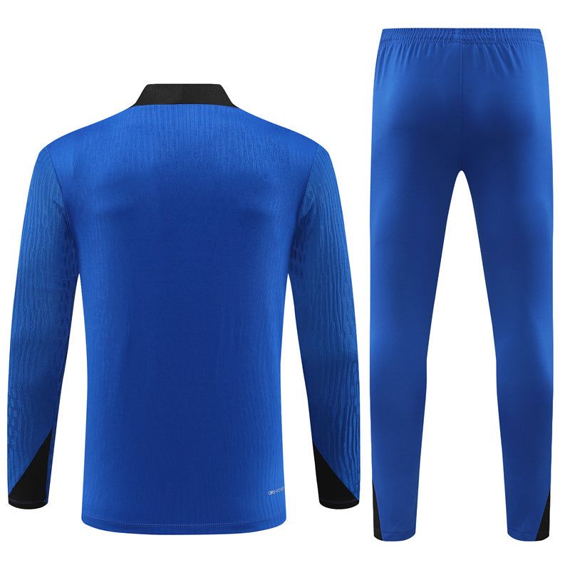 survetement-haut-et-bas-style-coree-du-sud-collection-saison-deux-mille-vingt-quatre-deux-mille-vingt-cinq Tuta sportiva alta e bassa stile Corea del Sud collezione stagione duemilaventiquattro duemilaventicinque
