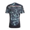 tenuta da calcio Bayern Monaco away rossa e bianca con stemma del club