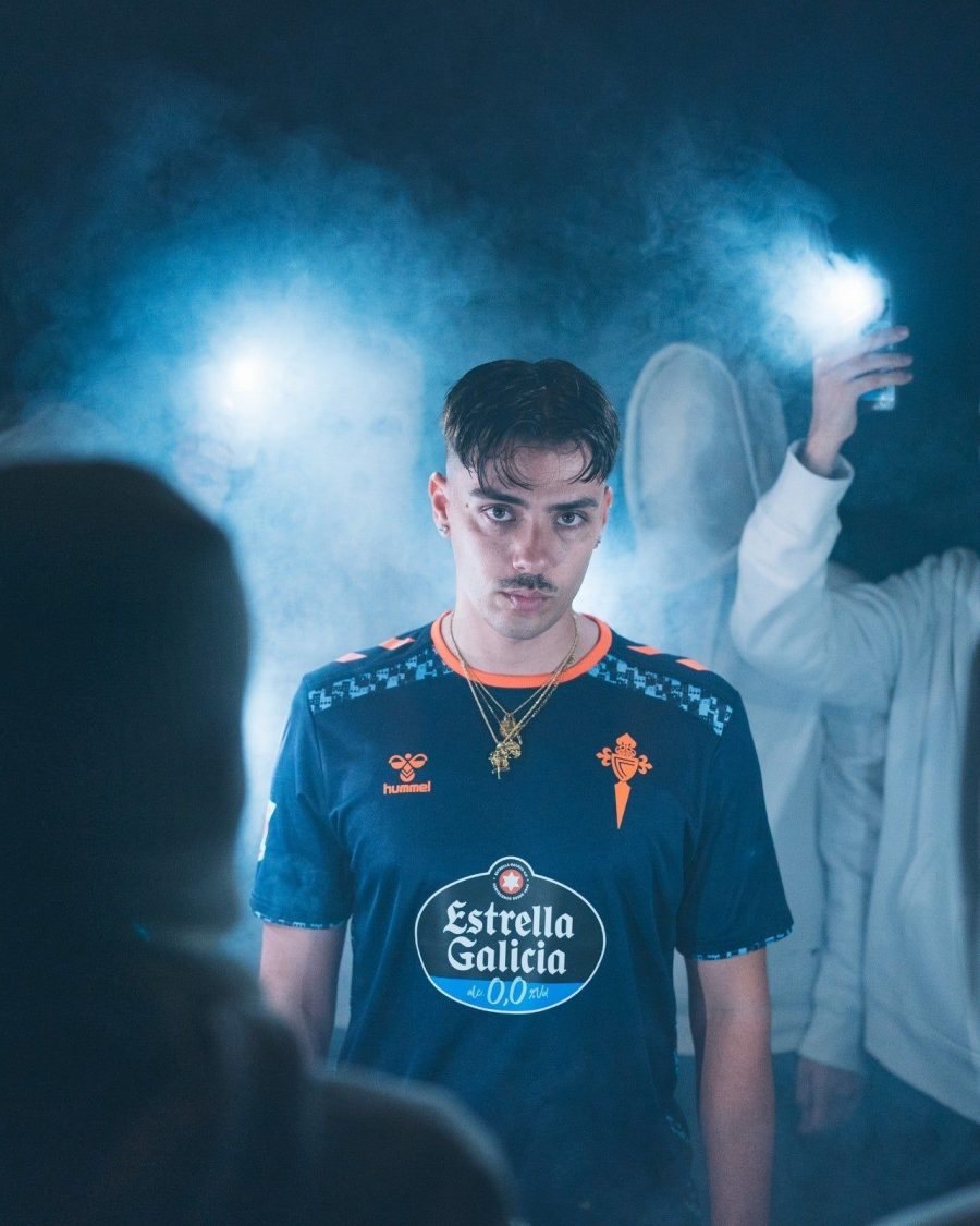 tenue-de-football-celta-vigo-a-l-exterieur-avec-design-officiel-2024-2025 Tenuta da calcio Celta Vigo Away con design ufficiale 2024 2025
