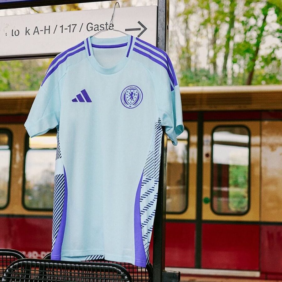 tenue-de-football-ecosse-exterieur-jersey-supporter-bleu-marine divisa da calcio Scozia esterna jersey tifoso blu marino