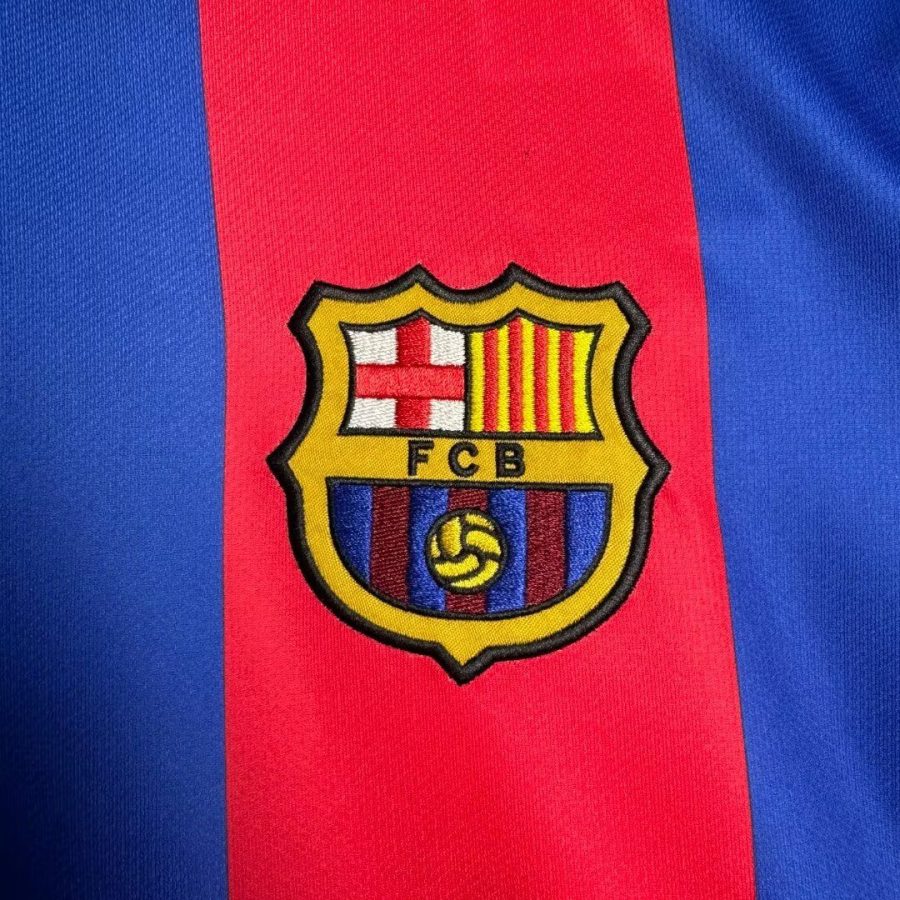 tenue-de-football-fc-barcelone-2004-2005-maillot-domicile-manches-courtes Divisa da calcio FC Barcellona 2004 2005 maglia Home maniche corte