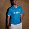 tenue-de-football-napoli-a-domicile-jersey-bleu-ciel-pour-supporters Tenuta da calcio Napoli home maglia azzurra per tifosi