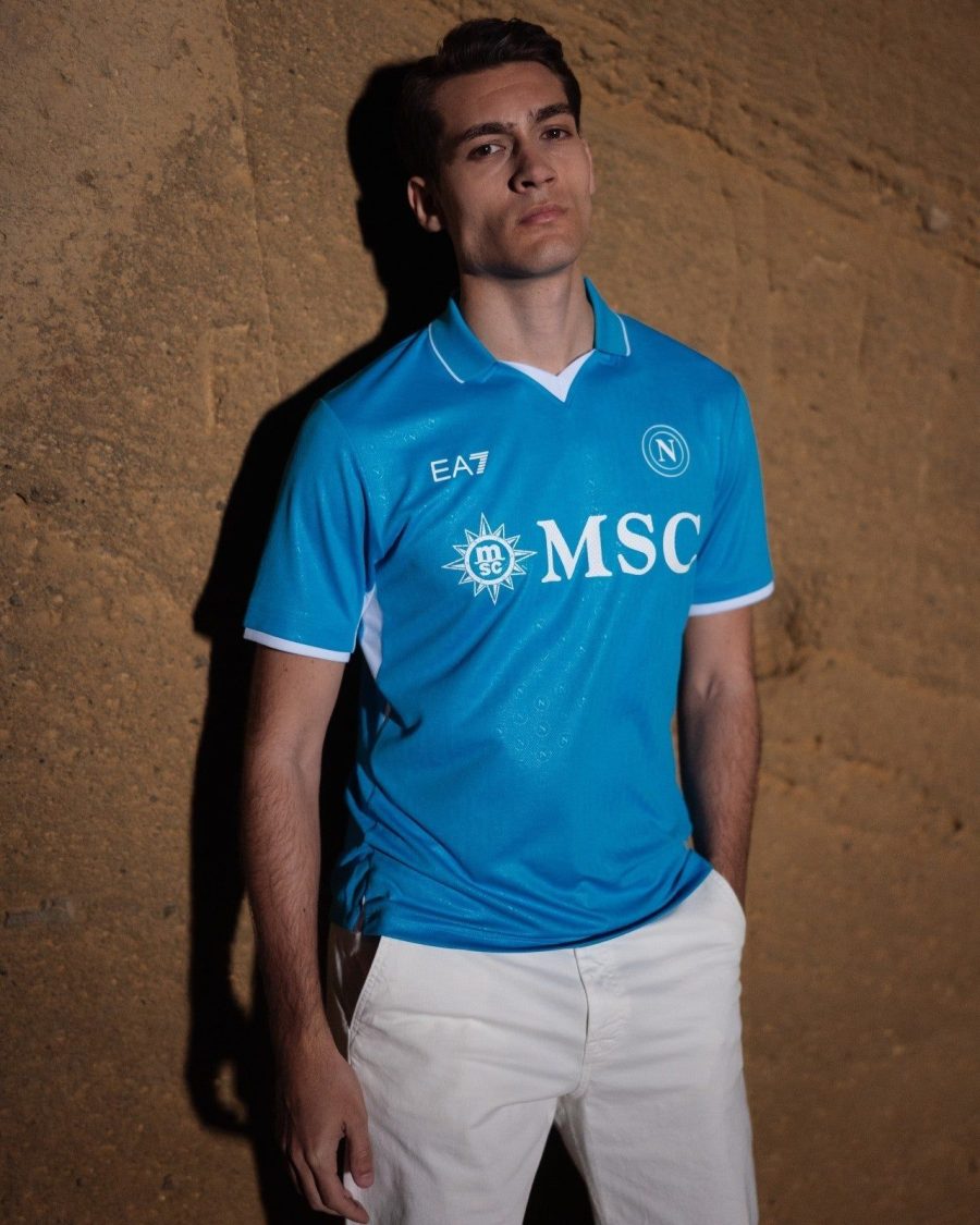 tenue-de-football-napoli-a-domicile-jersey-bleu-ciel-pour-supporters Tenuta da calcio Napoli home maglia azzurra per tifosi