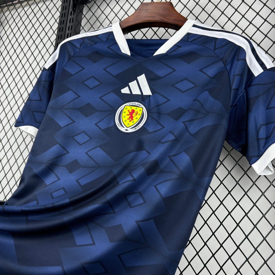 tenue-officielle-ecosse-bleu-marine-maillot-domicile-2026 tenuta ufficiale Scozia blu marino maglia Home 2026