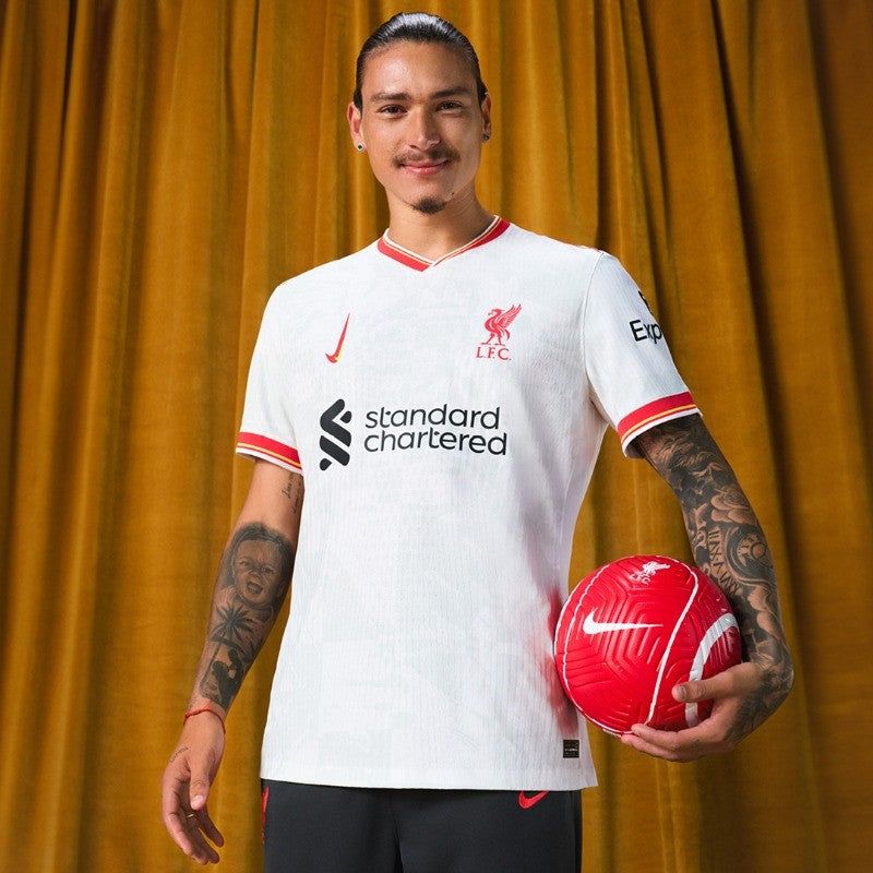 tunica da calcio Liverpool modello third con stemma del club