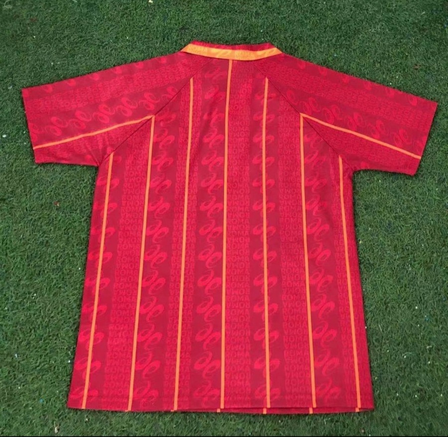 03D3DCE0-3843-43C9-9167-7BC5399DA25A.jpg Maglia AS Roma 1996/97 Home
