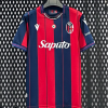 0689b31559456b7e0f0ec39fcf292a9a.png Maglia Bologna Home 2025/26