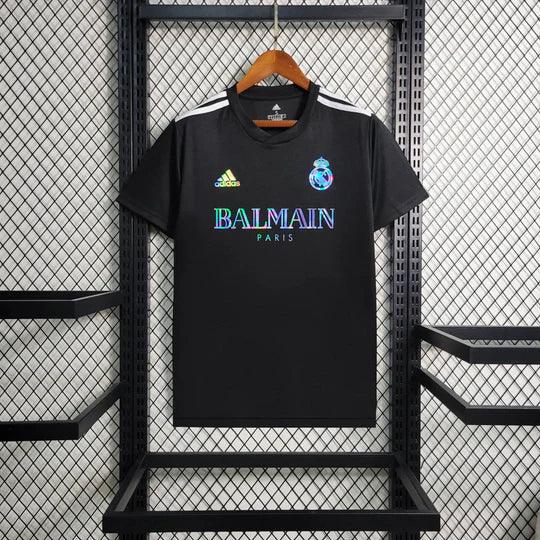 0CB555230AED15C571391CF40E6A2E4E_540x_b2a1d5cb-f335-4ed7-99f7-59f7ad8f5172.jpg Maglia Real Madrid 2023-2024 Nero Balmain