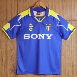 0FEFA7BC-7B0E-466B-855D-1A6EF3E883B4.jpg Maglia Juventus Away 1995/96