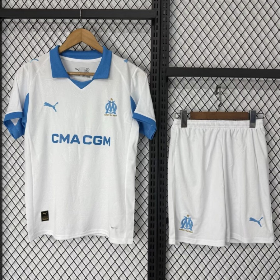 147964325eaf897f19e375906ba89fa4_3c9e1887-2554-429a-abd1-27d2f45bc852.jpg Maglia Marseille Home 2025/26 Adulto
