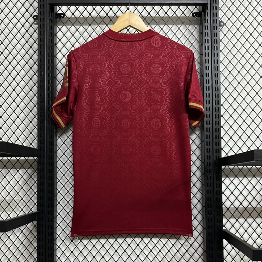 16daec88093f39a7d5d4c2d4f5b0e498.jpg Maglia Bayern Monaco 125 Anni 2025/26 Rosso