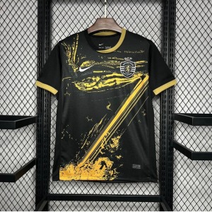 194156C7-B3F6-49F3-AB88-AC1DA08DF459.jpg Maglia Sporting 2024/25 Quarta