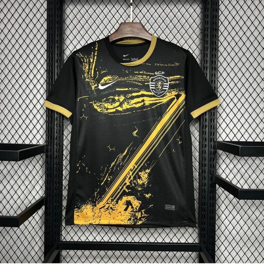 194156C7-B3F6-49F3-AB88-AC1DA08DF459.jpg Maglia Sporting 2024/25 Quarta