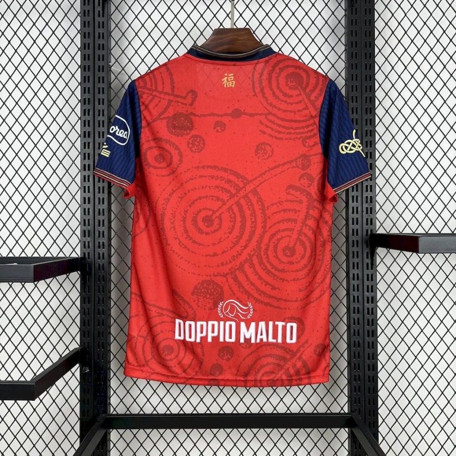 1b4d0aee.jpg Maglia Cagliari 2025-26 Uomo Bambino Calcio