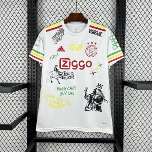 27d127d356a9f03ea0f83e9c3e142948.jpg Maglia Ajax Amsterdam Bob Marley 2025 2026