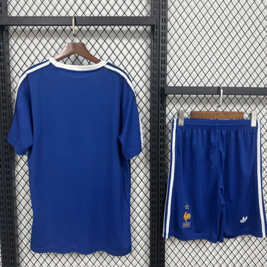 29d41609cfb0fcca5776a6f05e807143.jpg Maglia Francia 2026 Edizione Speciale Adulto