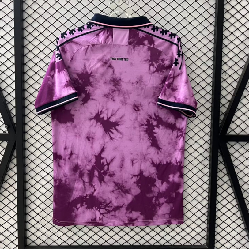 35074ab55fcf0f16755d078ee4b7361a.jpg Maglia HashTag United Home 25/26