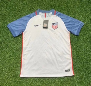 356BB9EE-8F99-43B6-94F7-D0A7E18E6ADE.jpg Maglia Stati Uniti Home 2016