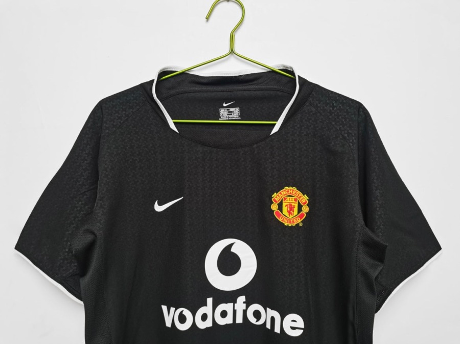 361C5D9C-928E-4D94-87CE-84A9E30DA434.jpg Maglia Manchester United 2003/04 Away