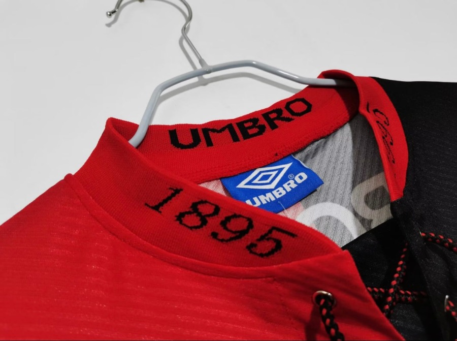 37DBD27D-A9B0-4FC6-B06C-F9772FBD50DF.jpg Maglia Flamengo Home 1993/94