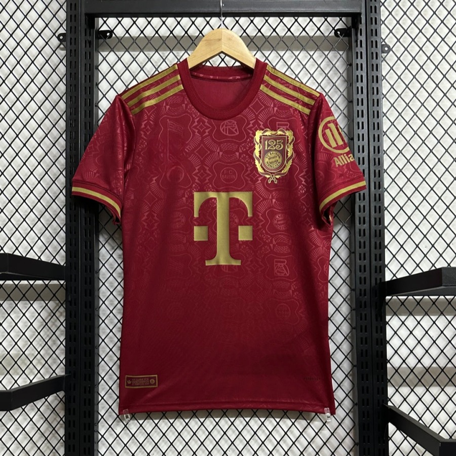 3c49b333102ab8947fc69c7d2aaa6d0f.jpg Maglia Bayern Monaco 125 Anni 2025/26 Rosso