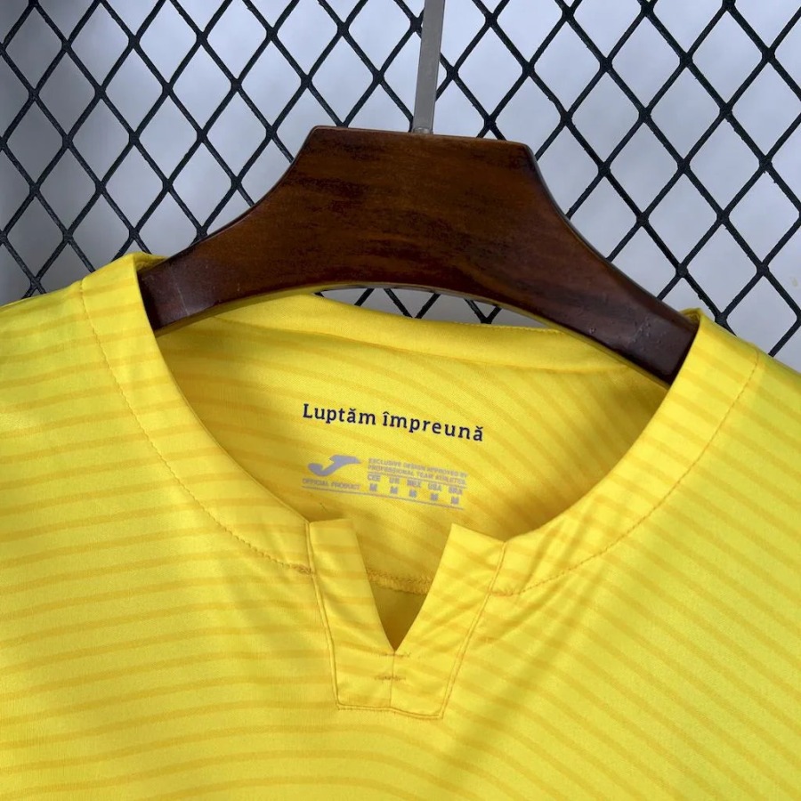 43dd8d92.jpg Maglia Romania 2025 Calcio Uomo Donna Bambino