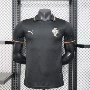 441f24df8302768edbb99f30baf743e4.jpg Maglia Portogallo 2025/26 Edizione Player Nero