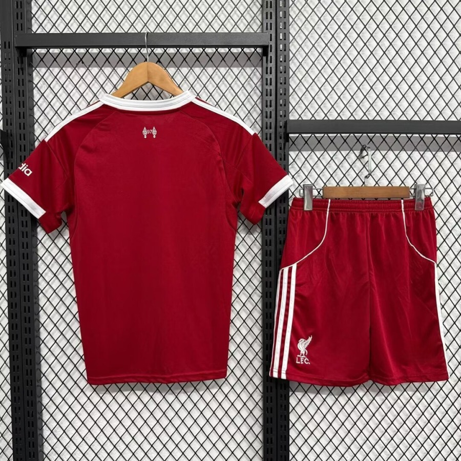 487cb1d7d56f545422a2de1fe1d12a9a.jpg Maglia Liverpool Home 2025/26 Adulto