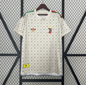 4FFC475A-D98E-4F57-ADEE-BCDF3500CDF0.jpg Maglia Juventus 2024/25 Concept