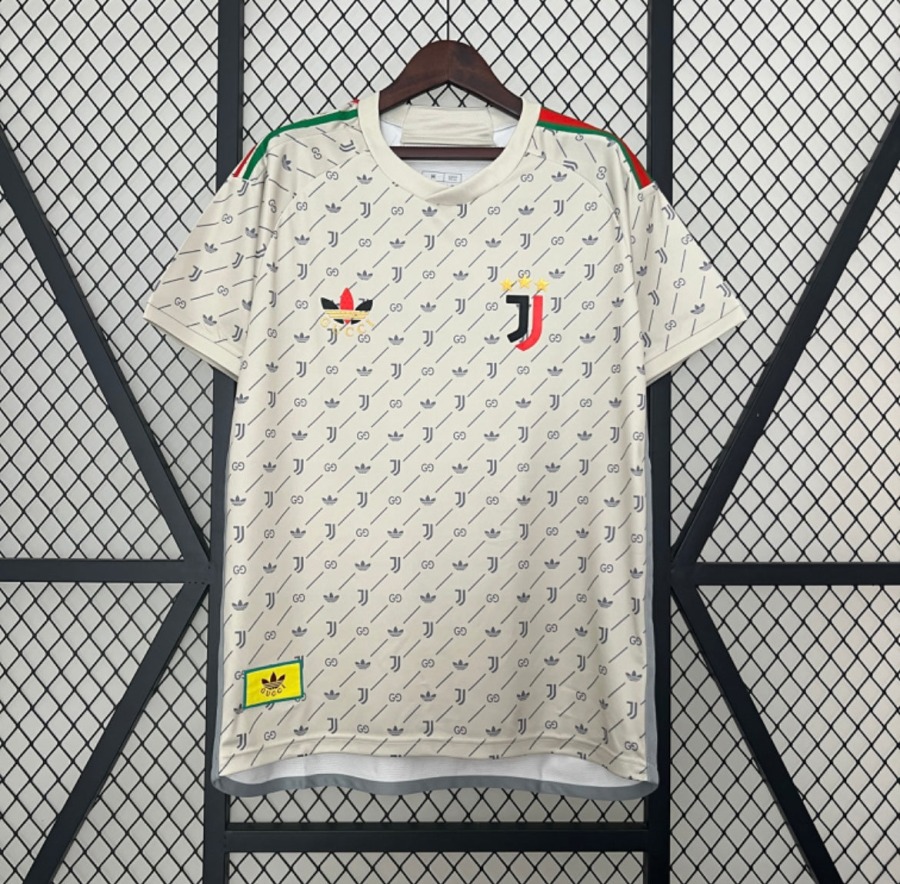 4FFC475A-D98E-4F57-ADEE-BCDF3500CDF0.jpg Maglia Juventus 2024/25 Concept