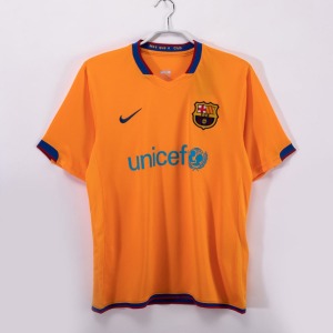 57e5737892dcb8ad95b26fb51c844cfd.jpg Maglia FC Barcellona Away 2006-2007 Retro