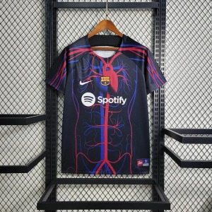 5e3fc8ec494edc99b25dd73503cd55a6.jpg Maglia FC Barcellona Allenamento 2023-2024
