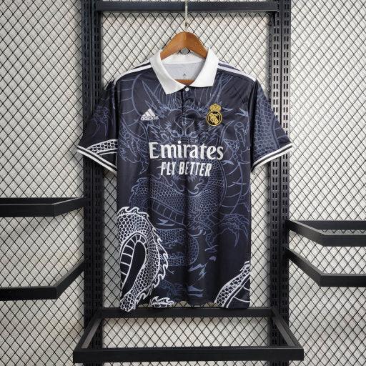 606b9b62170a9721e8f54ee2a26432b2f_540x_a558eb1d-3bce-4ba3-8691-e75d516b5d9b.jpg Maglia Real Madrid 2023-2024 Edizione Speciale Drago