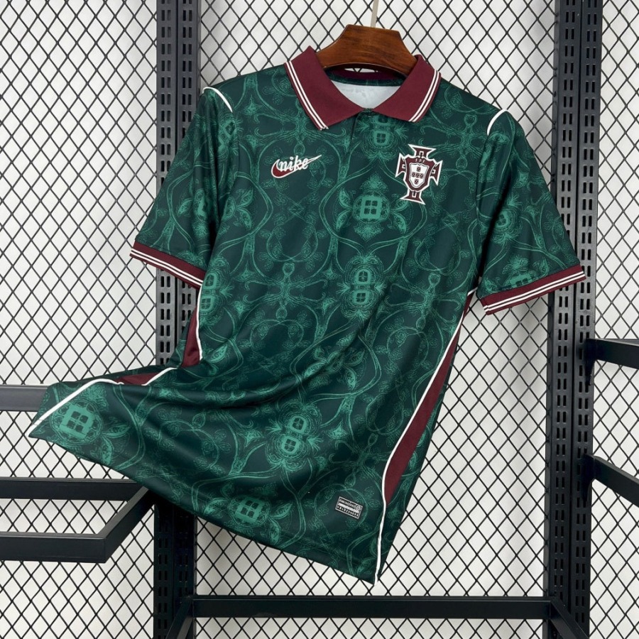 6e164b3d8e7c78927a4919f64dbeb14f.jpg Maglia Portogallo 2025/26 Speciale Polo