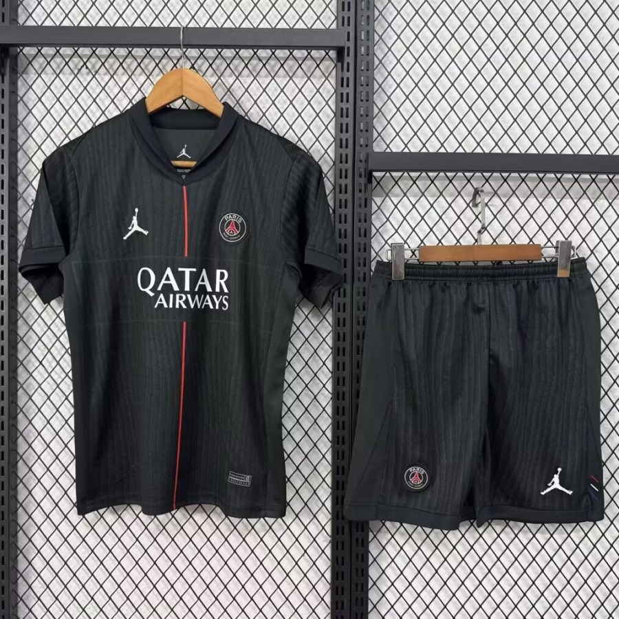 6ea4c9e921bacd15d5f6e9cf1639b4e3_104744bb-36c3-43f5-aea4-740fd8ff32ef.jpg Maglia PSG Quarta 2025/26 Adulto