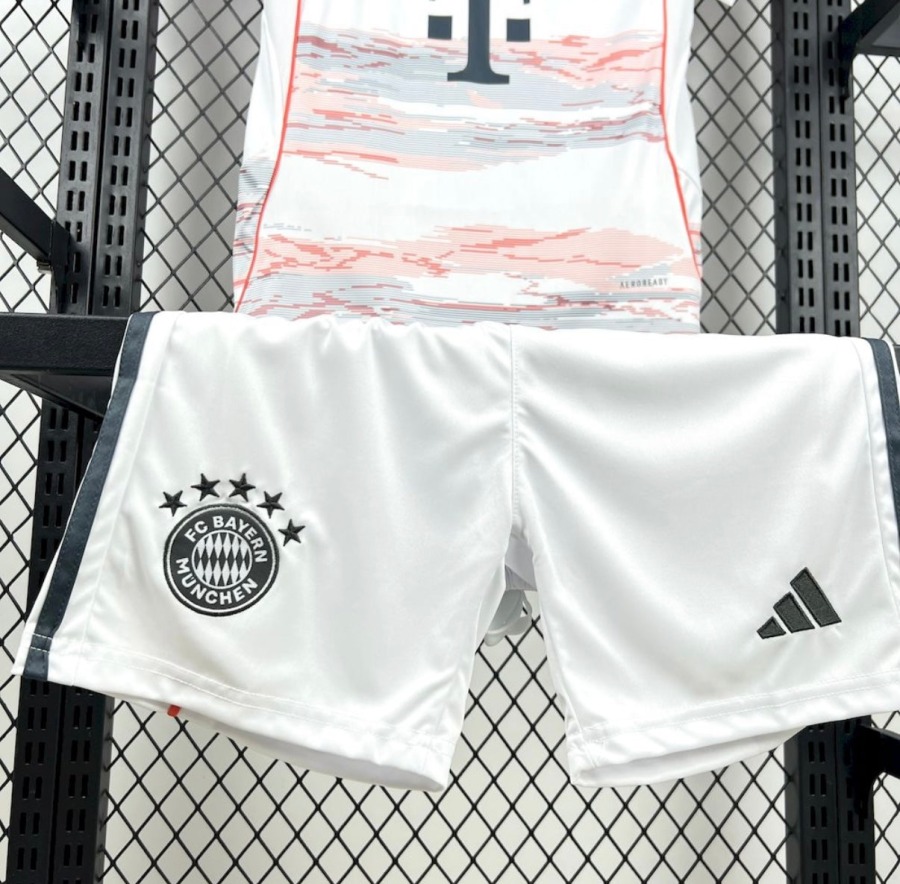 717E346E-0F15-42BB-9F00-58FCC5073F0B.jpg Maglia FC Bayern Monaco Away 2025/26 Bambino