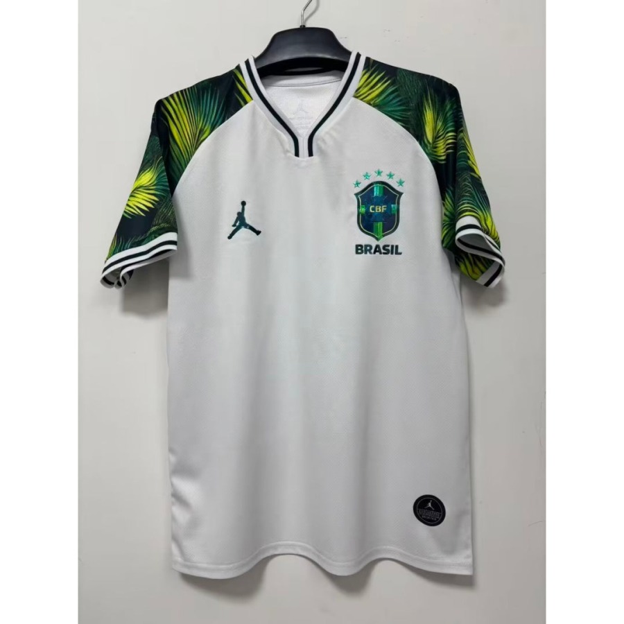 74b3f6f043a5b9375b2dd618608c1e37.jpg Maglia Brasile 2026 Special White