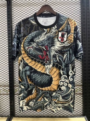 7578d6c6-a5e0-4f34-bd84-4e355ab9a1fc_7a4262c4-8785-4e91-a6c8-16a177d87b65.jpg Maglia Giappone 24/25 Nero Premium