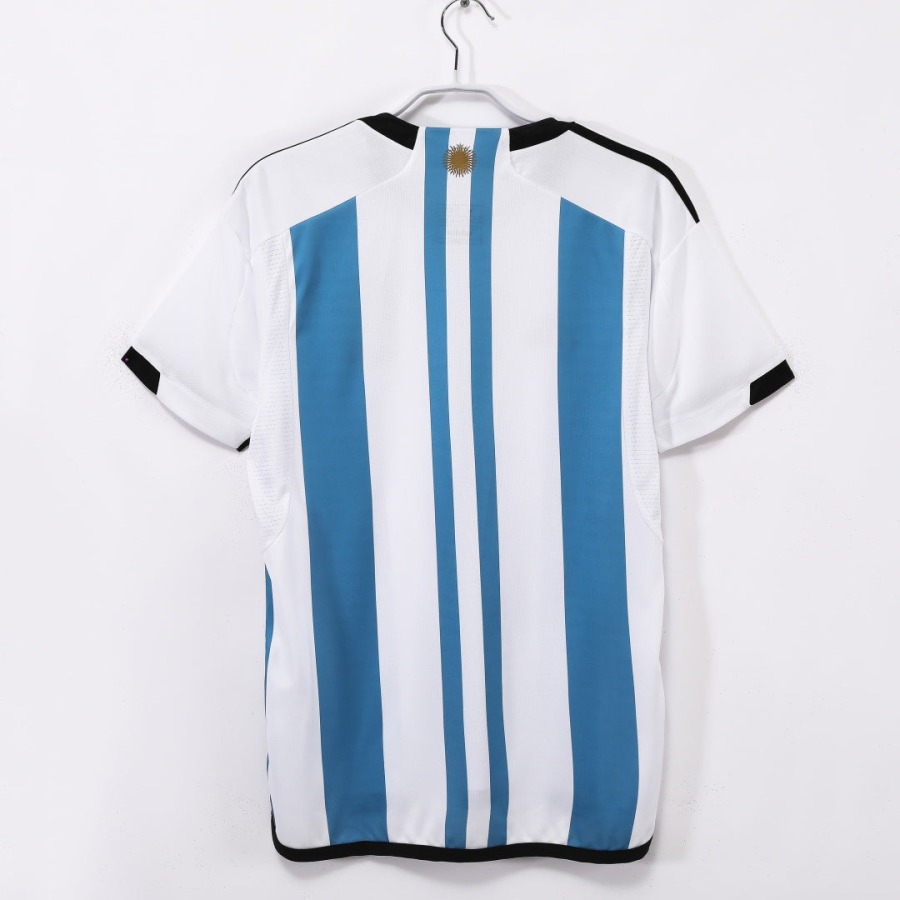 775fda5c10e4757b7a1dbc29c619f15f_f677f71d-f296-40a0-898f-8d0981b32f34.jpg Maglia Argentina Home 2022 Retro