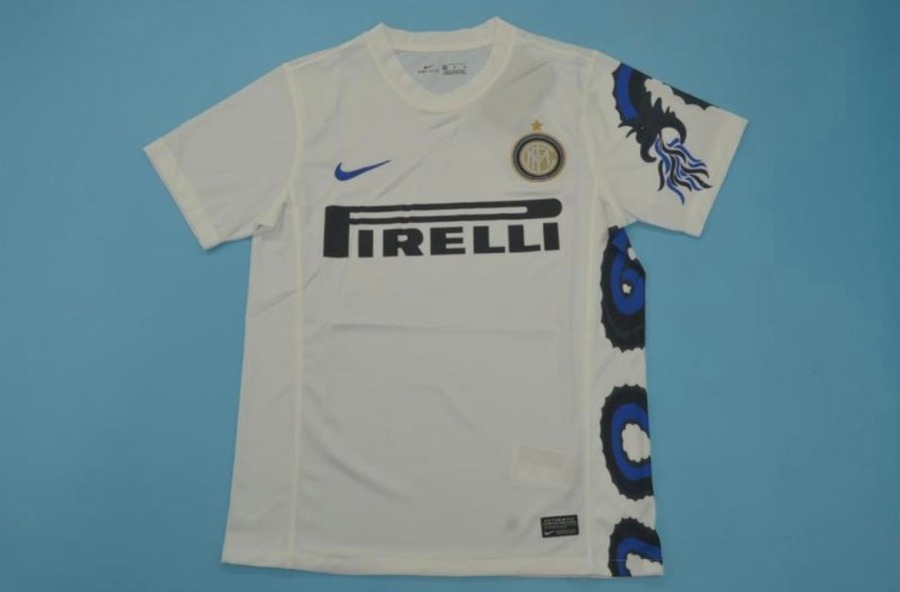7B6BB879-5EE5-4946-9F1D-23D7A8986F24.jpg Maglia Inter Milan Away 2010/11