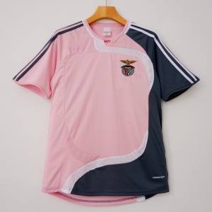 83c799e06f648ff148416cbc322a7b23.jpg Maglia Benfica 2007-2008 Rosa Retro