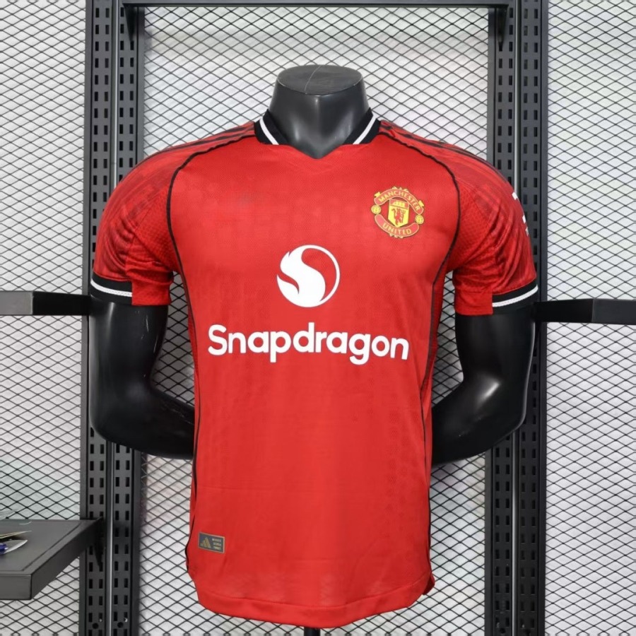 8e5642f17219c60cfaaa384f74156d4b.jpg Maglia Manchester United Home 2025/26 Versione Player
