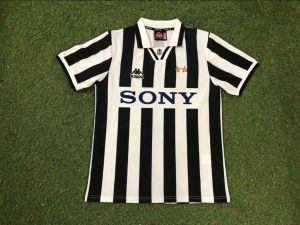 91DA8611-4D25-4F09-9DBB-E3E07A1C40FD.jpg Maglia Juventus 1996/97 Home