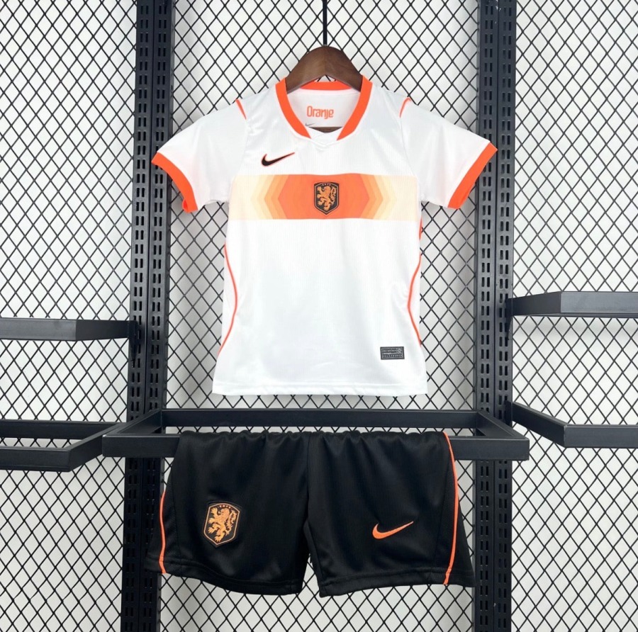 986AE818-BCB4-4FBC-AF21-C9E0FC3782F9.jpg Maglia Paesi Bassi Bambino Away 2026