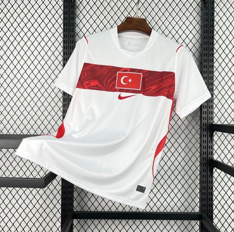 989D85D7-7A66-459C-89EF-24F450F700C5.jpg Maglia Turchia Away 2026