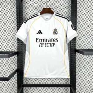 9a41b41a11acb85ea82115cee68e982a.jpg Maglia Real Madrid Home 2025-2026
