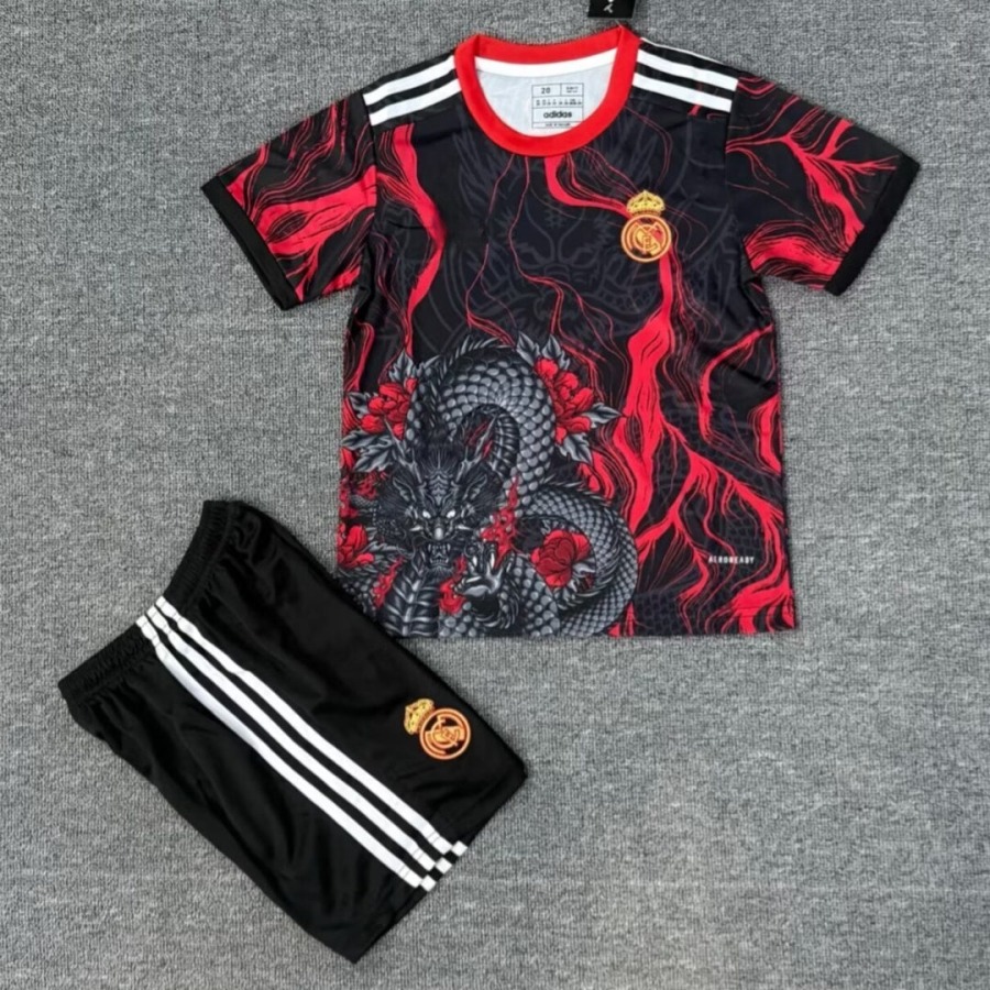 9c13107fcd0f0232de75aa2b10aed518.jpg Maglia Real Madrid 25/26 Bambino Rosso Speciale