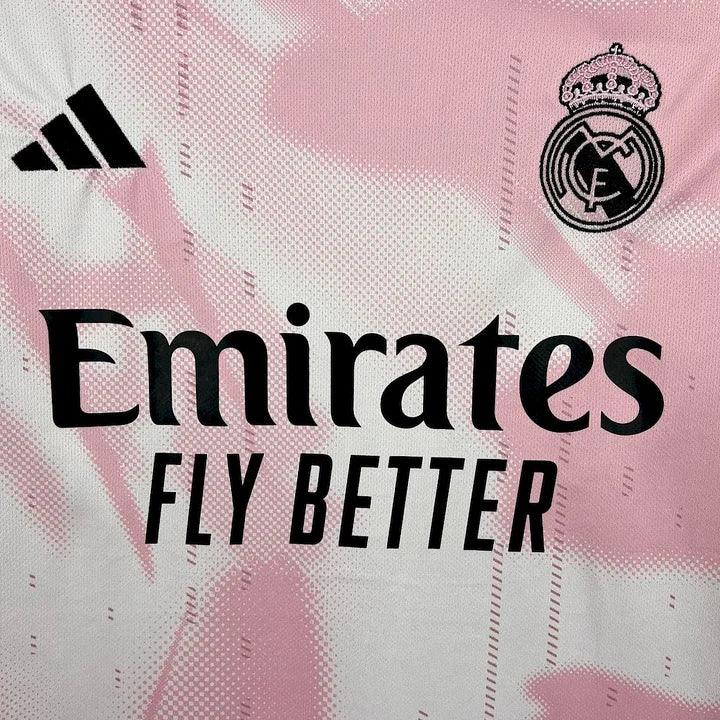 9d3f3cceef98c53cfd63f09af8bf72af.jpg Maglia Real Madrid Concept Rosa & Bianco 2025
